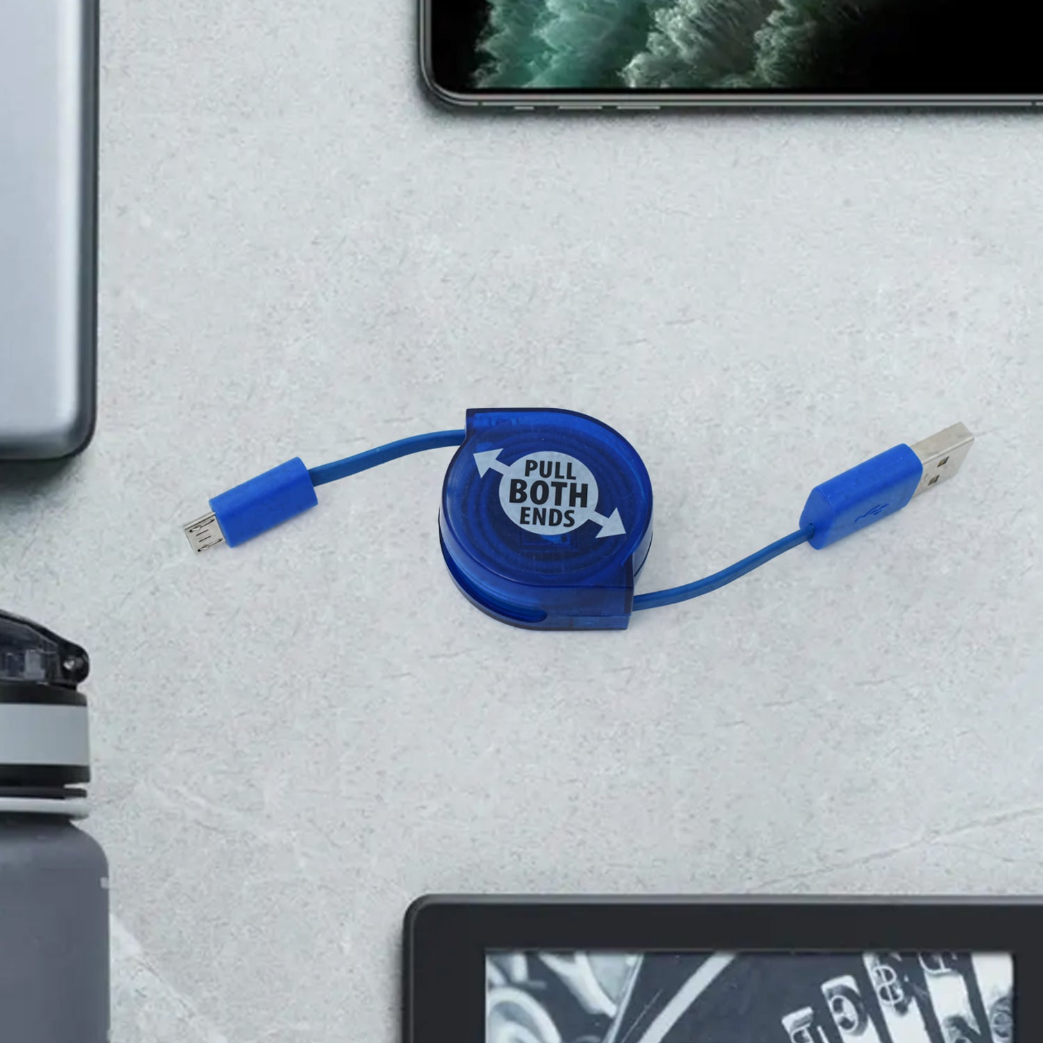 Versatile retractable USB charger suitable for all types of smartphones