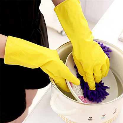 All-purpose rubber gloves ideal for cleaning tasks