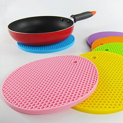 Silicone mat with easy-to-clean surface