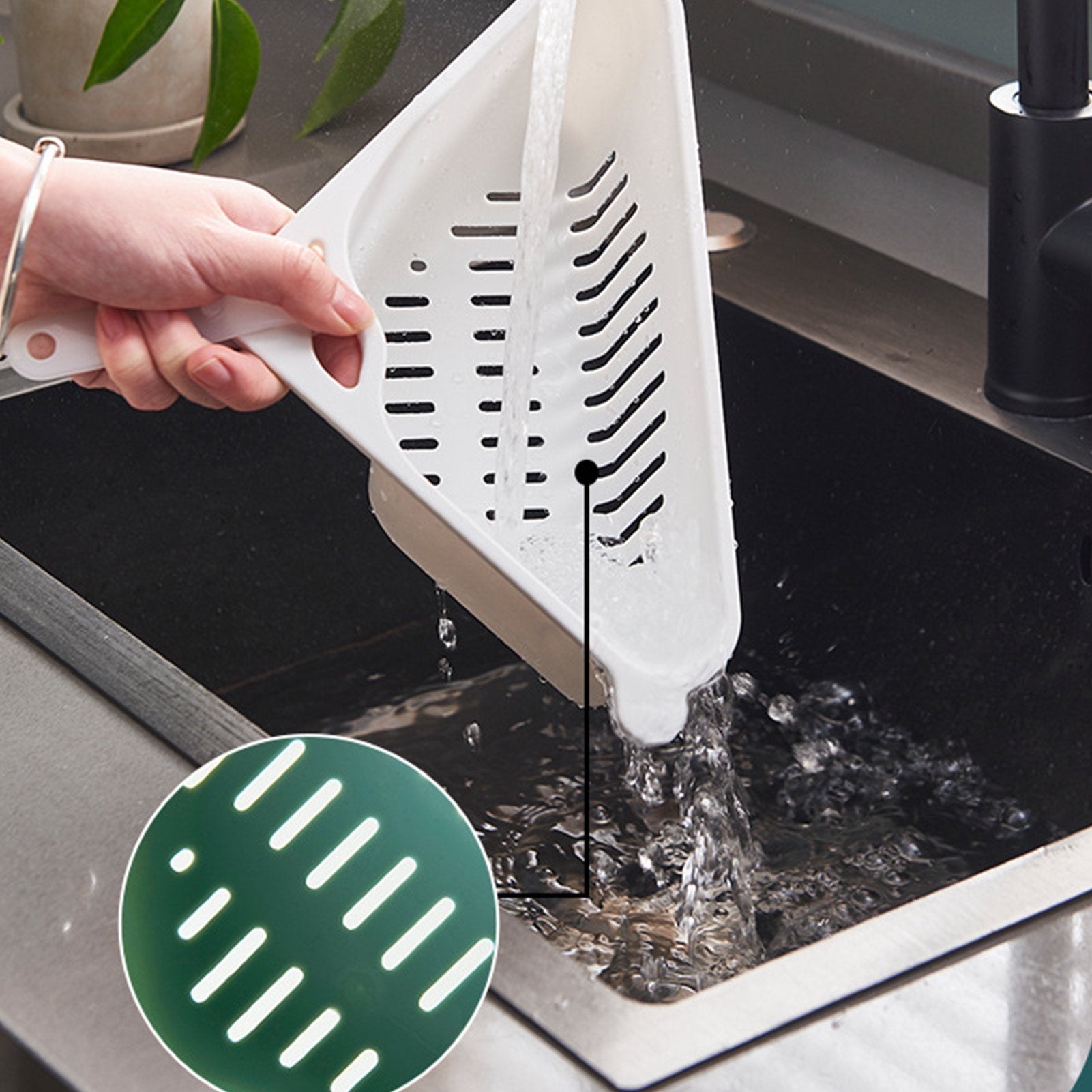 Sink storage rack with drainage