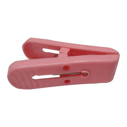 Sturdy plastic clips for drying clothes in multicolour.