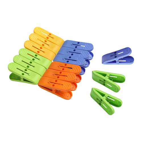 Plastic cloth clips for everyday use in assorted colors.