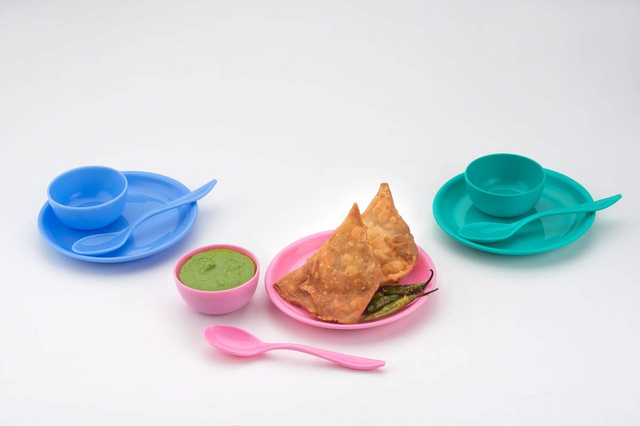 Three-piece snack set including a spoon, bowl, and dish.