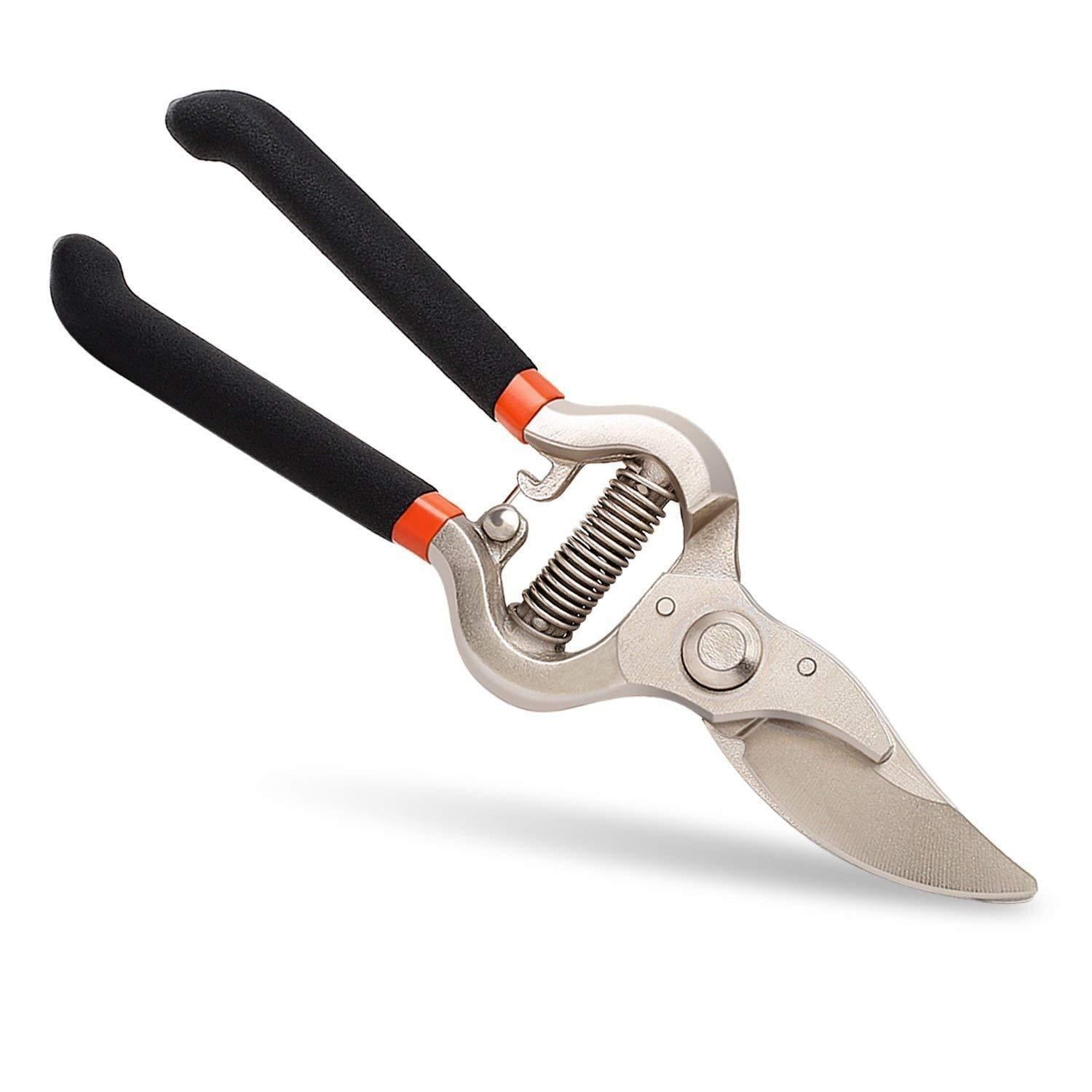 Garden shears with precision cutting blades