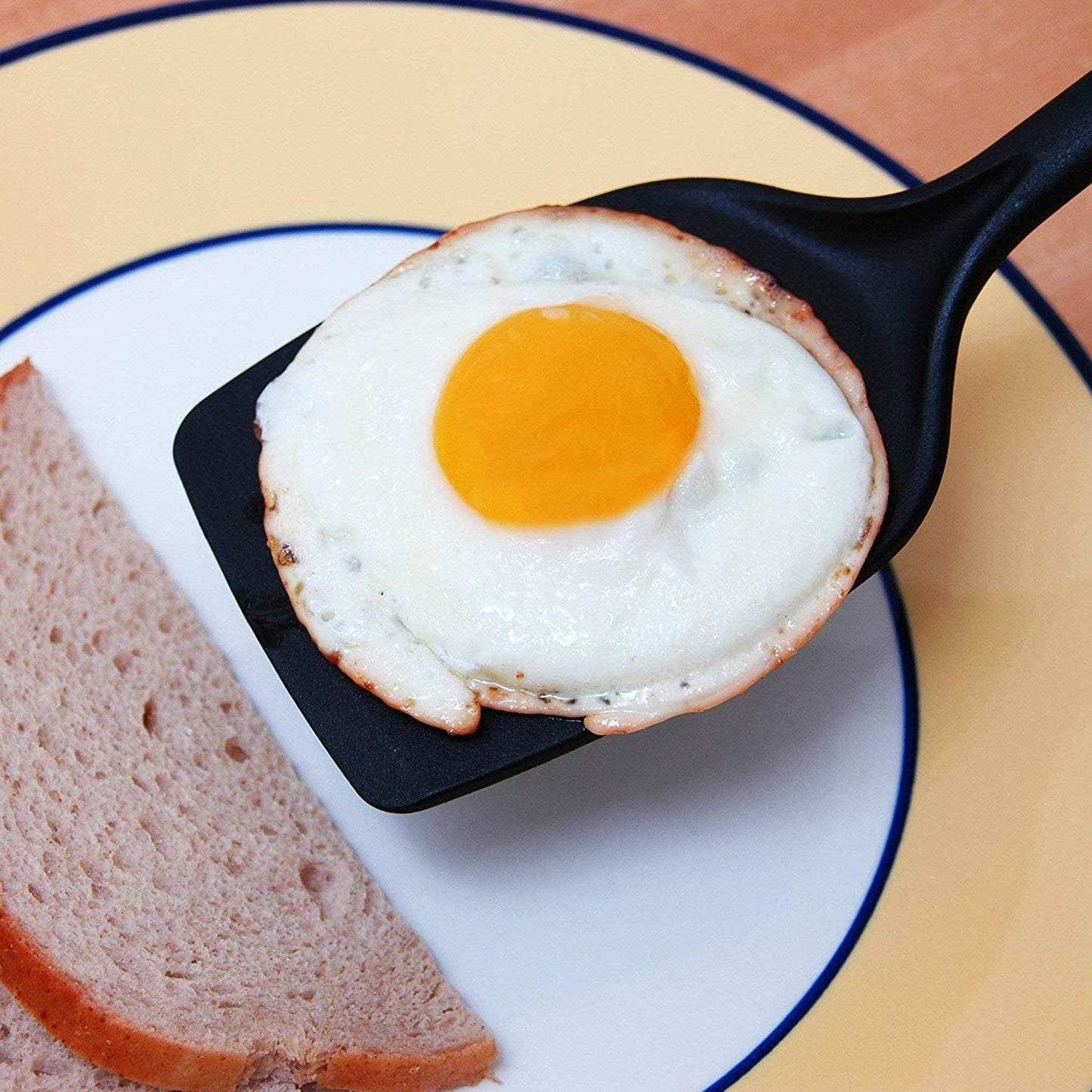 Heat-resistant spoon set with various utensils