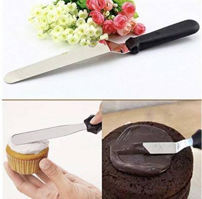 Spatula set for cake decoration and icing