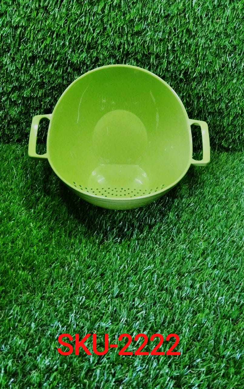 Sturdy colander bowl for kitchen use.