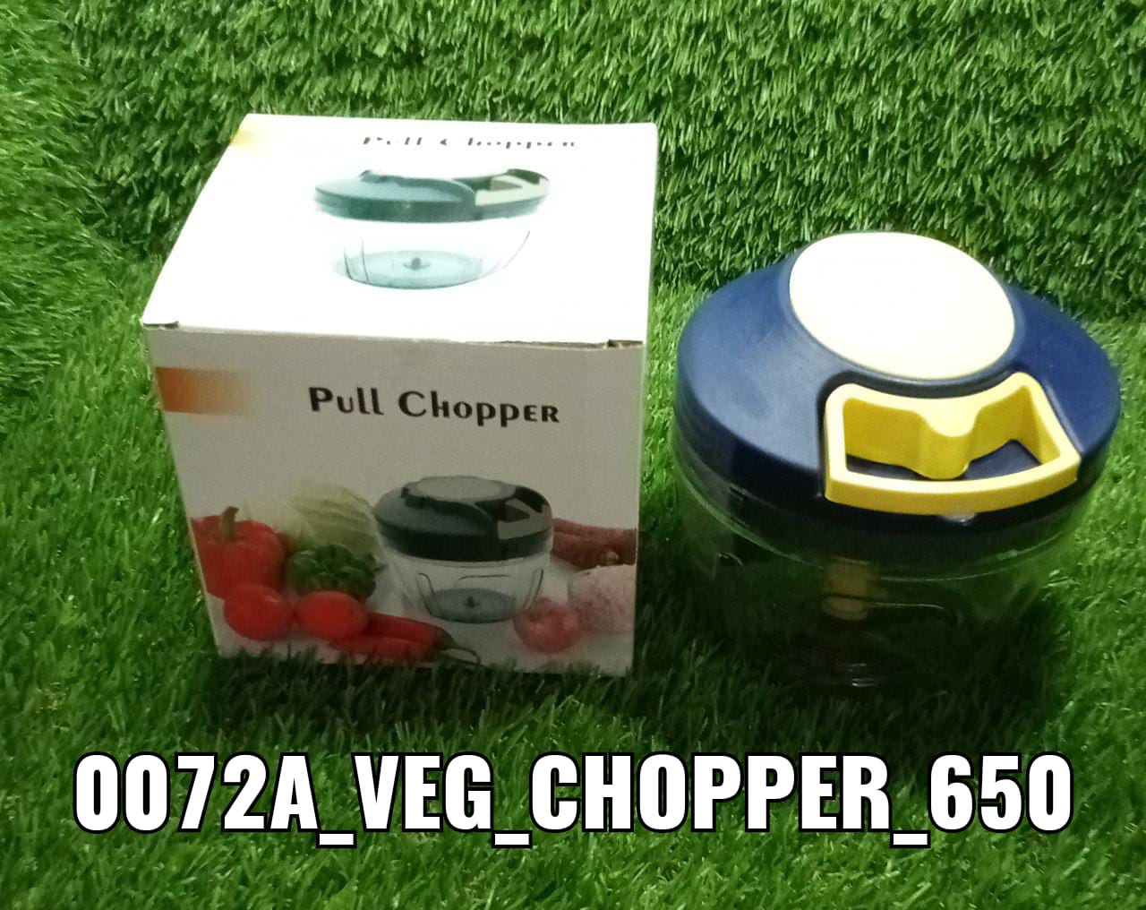 Chopper with blades for easy vegetable and fruit cutting